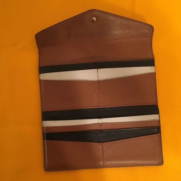 Black Michael Kors Wallet - Picture 4 of 6